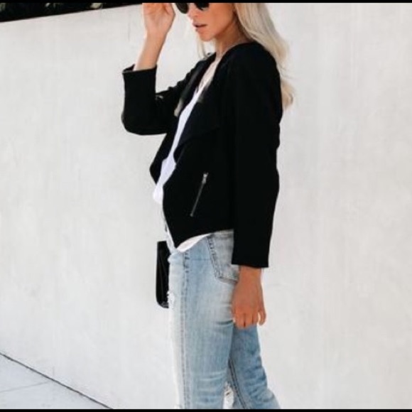 OPEN‎ FRONT TOP - Picture 2 of 4